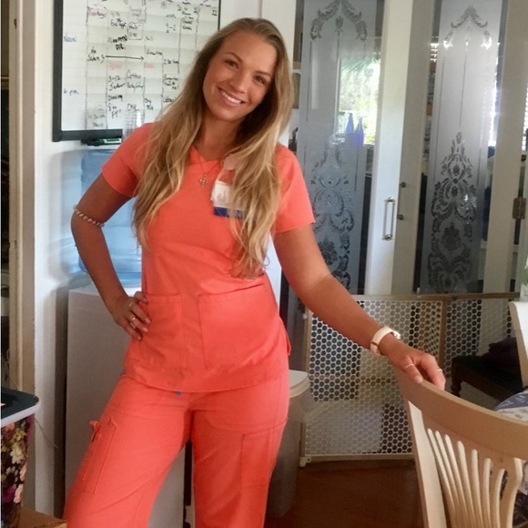 Meet your Posher, Sarah - Picture 2 of 10